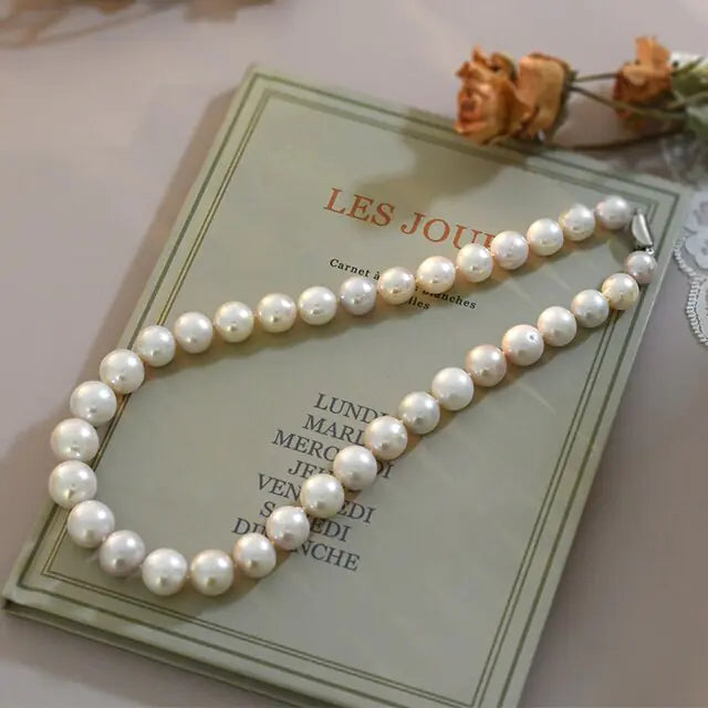 GZ Ice presents Big Edison Natural Freshwater Pearl Necklace. Edison pearls have gained popularity for their beauty and affordability compared to their saltwater counterparts, making them a desirable choice for jewelry enthusiasts.