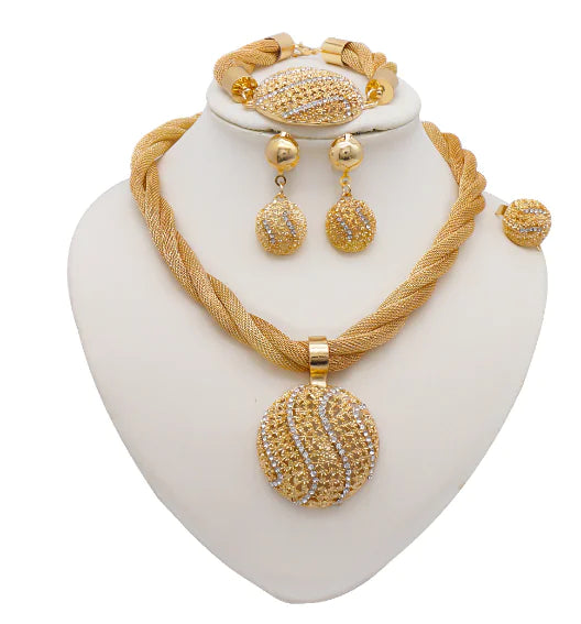 GZ Ice presentsn Fine Gold Jewelry Set